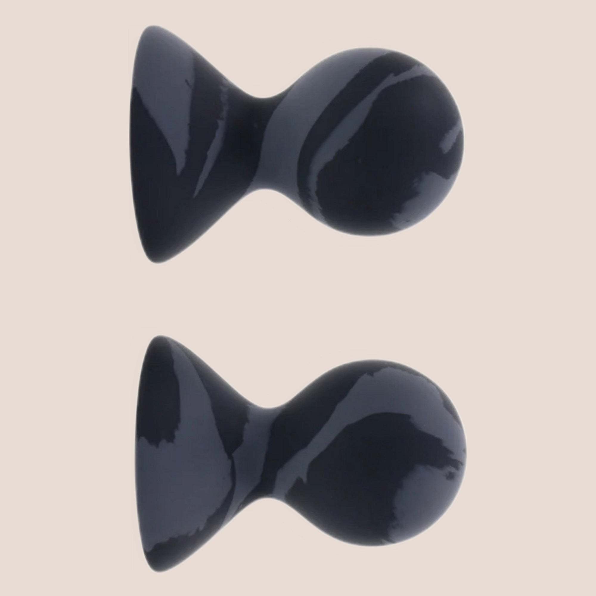 Piqued — alternate view